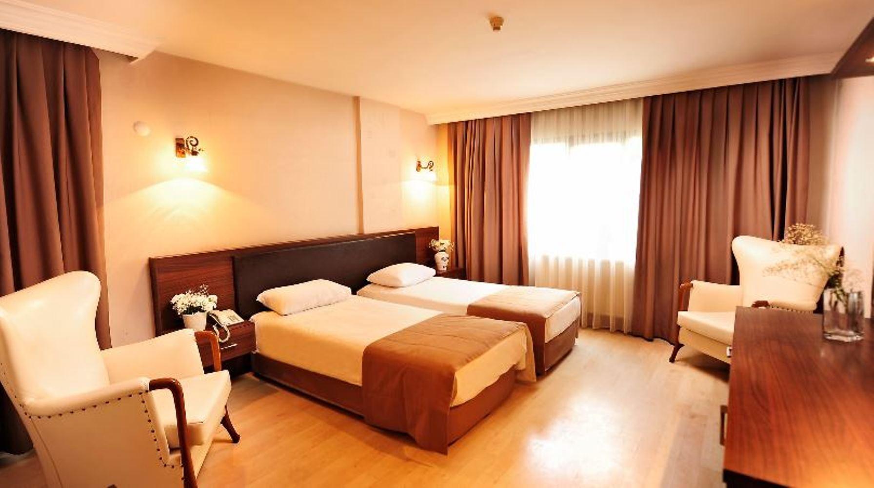 Uestuen Hotel Alsancak Izmir Exterior foto